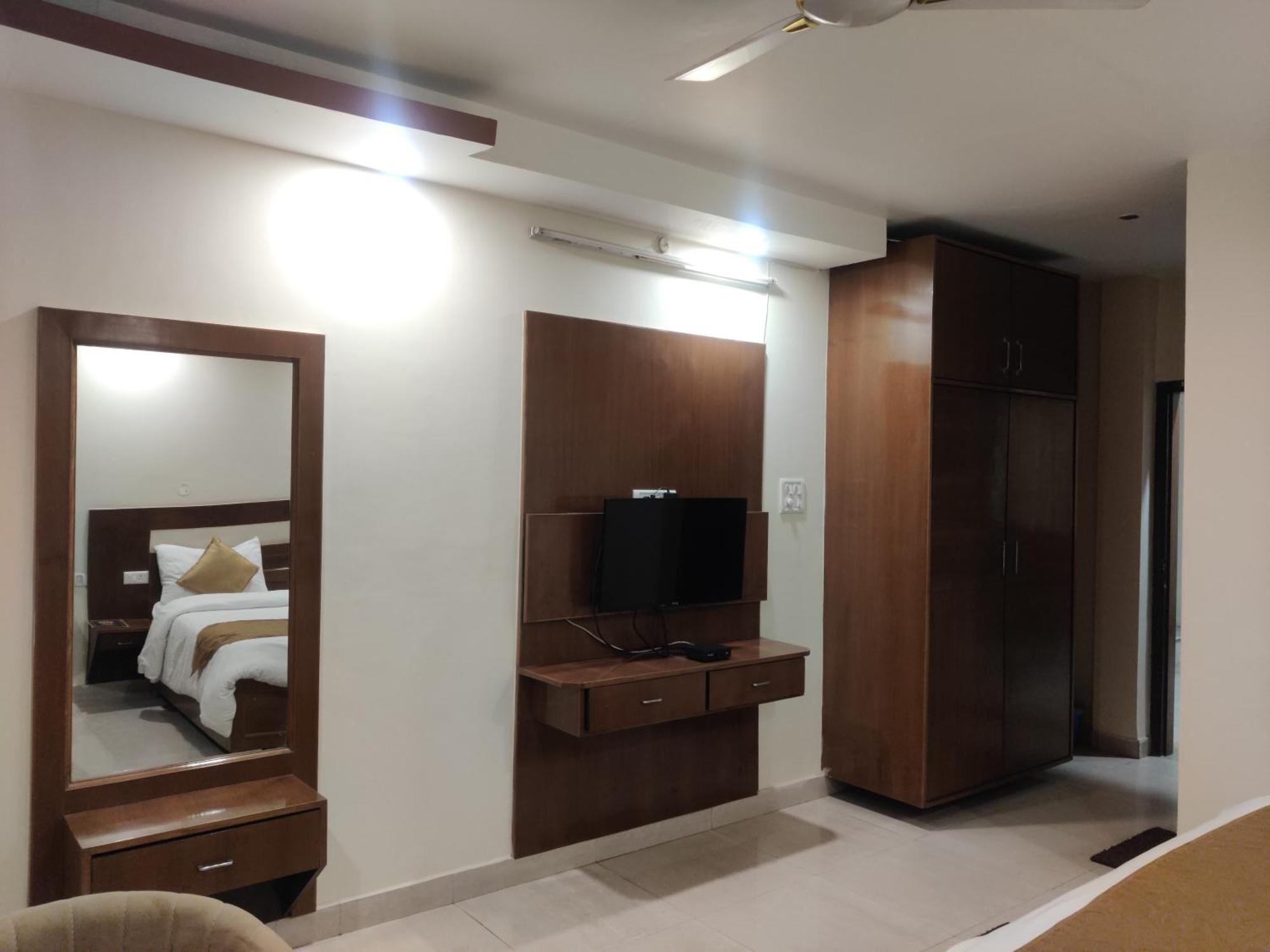 Hotel Hv Нахан Экстерьер фото
